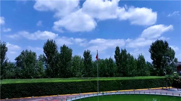 西安市霸陵墓園新區(qū)，銘刻愛(ài)與思念